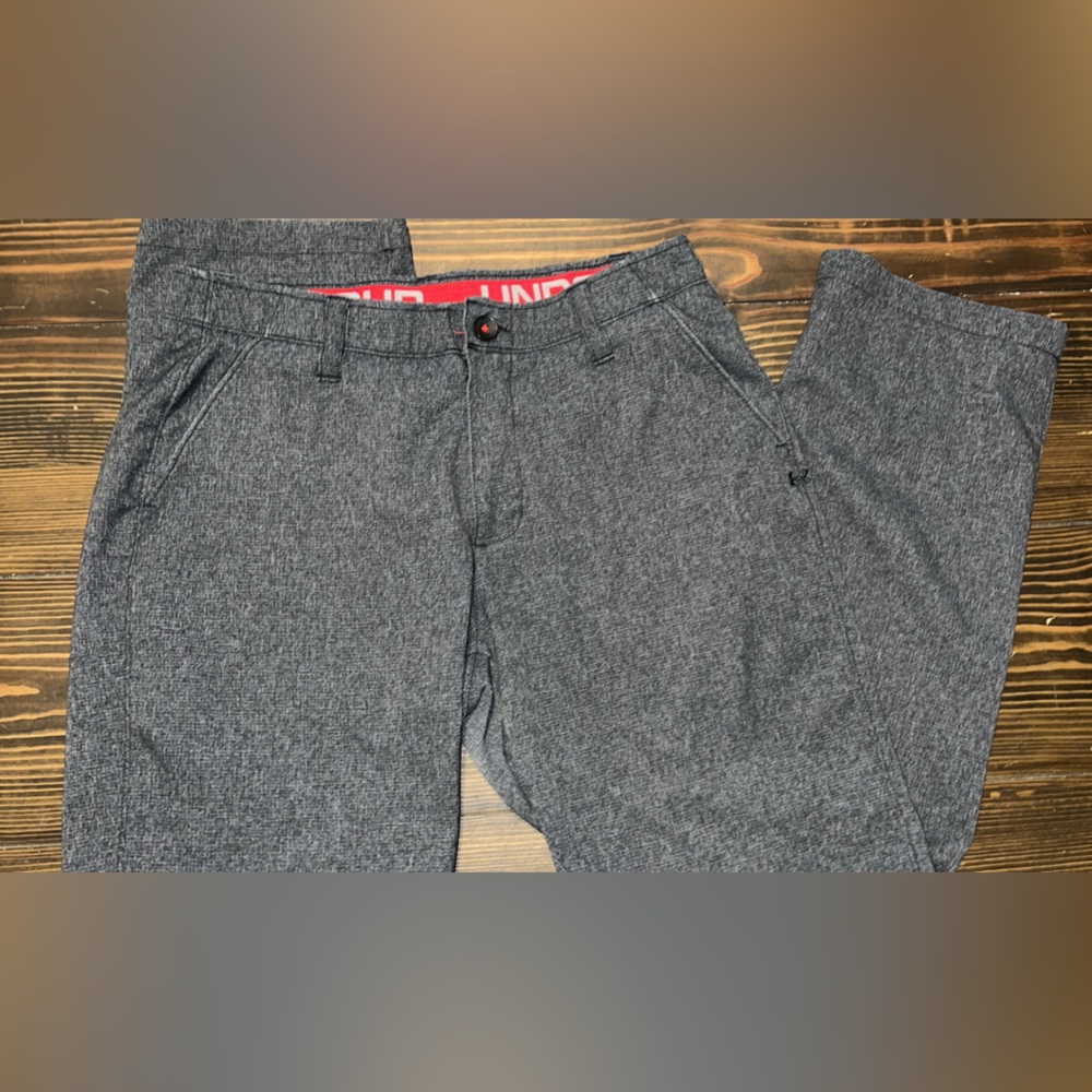 Under Armour Men's Grey Flat Front Golf Pants, Size 34x32.